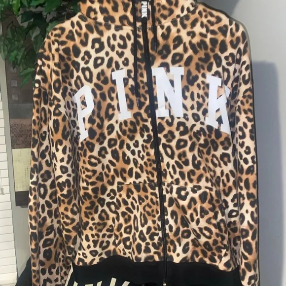 Victoria’s Secret cheetah print hoodie - Picture 8 of 9